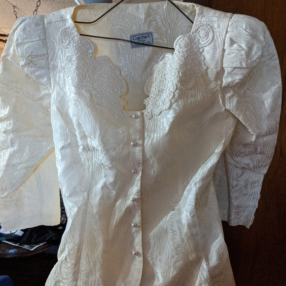 Ladies two-piece ivory color skirt suit - Picture 1 of 4